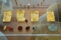 Jewelry from child grave at Kamini, 1200-1100 BC, AM Naxos, 143251.jpg